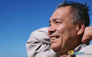 伦敦吃瓜老人是谁,背后的故事与传奇