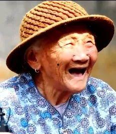 伦敦吃瓜老人是谁,背后的故事与传奇