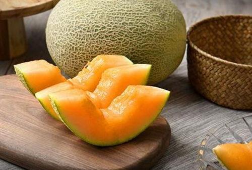 癌症吃哈密瓜好吗,癌症患者食用哈密瓜的利弊分析
