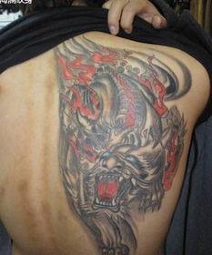 吃瓜后背纹身,揭秘吃瓜群众的神秘背纹